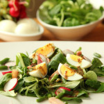 Toplo hladna salata s tvrdo kuhanim jajima